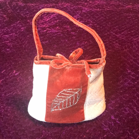 🎉3 for $20🎉 Small felt & velvet purse - Picture 2 of 6